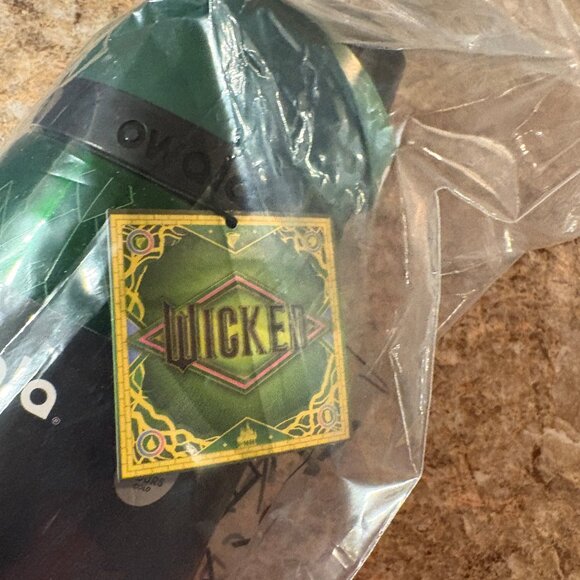 Owala X Wicked For Good ELPHABA 32oz Freesip New With Tags! - Picture 2 of 6